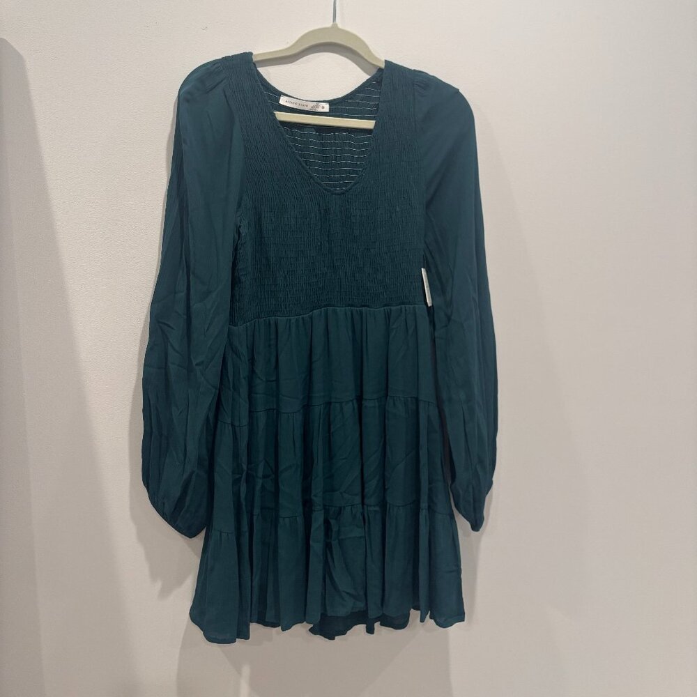 Green long sleeve dress